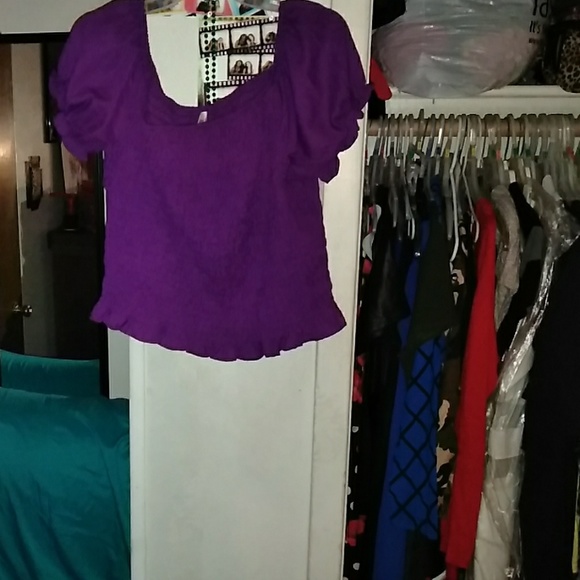 Tops - Picture 6 of 8